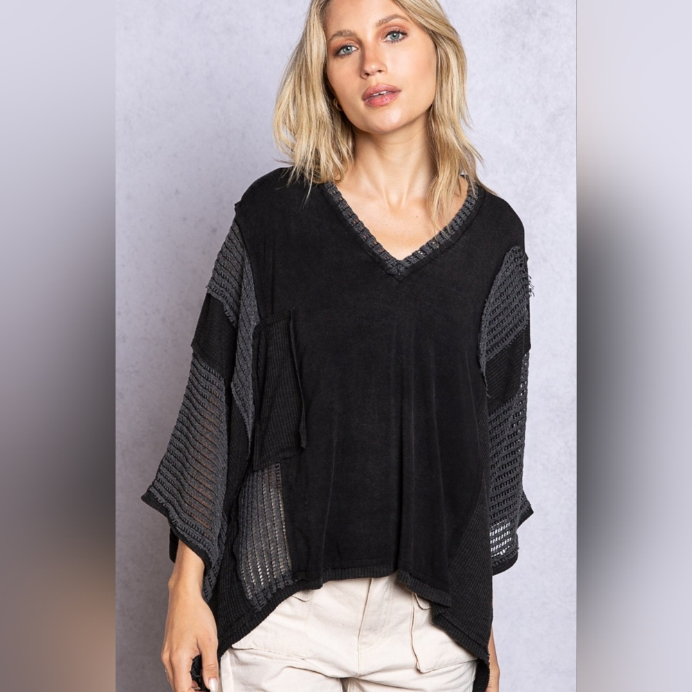 POL High-Low Contrast V-Neck Top